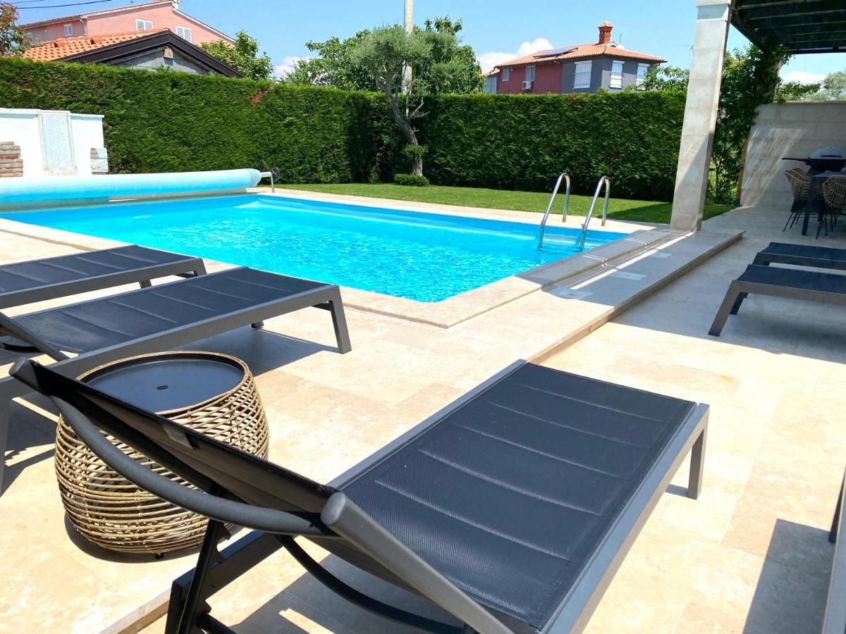 Villa Divina With Private Heated Pool Pula Exteriér fotografie