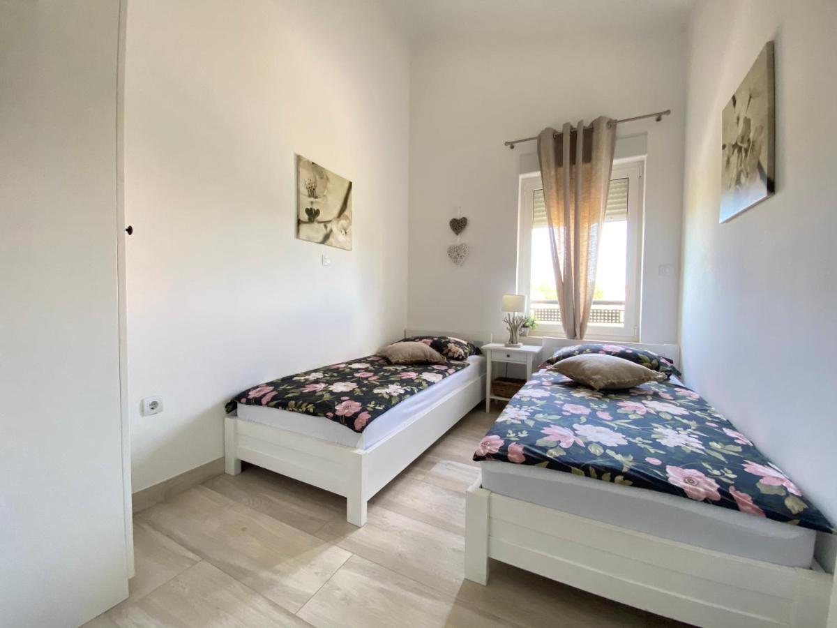 Villa Divina With Private Heated Pool Pula Exteriér fotografie