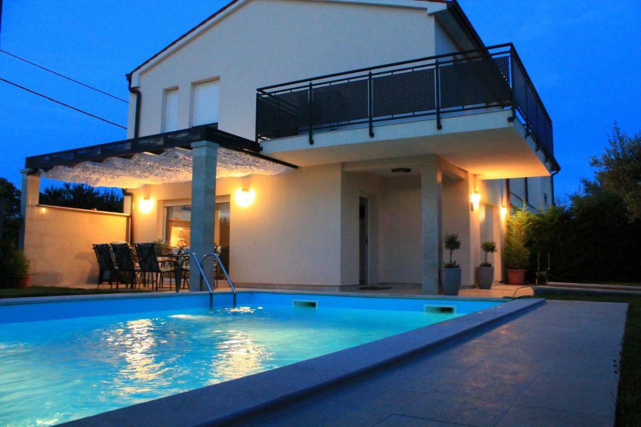Villa Divina With Private Heated Pool Pula Exteriér fotografie